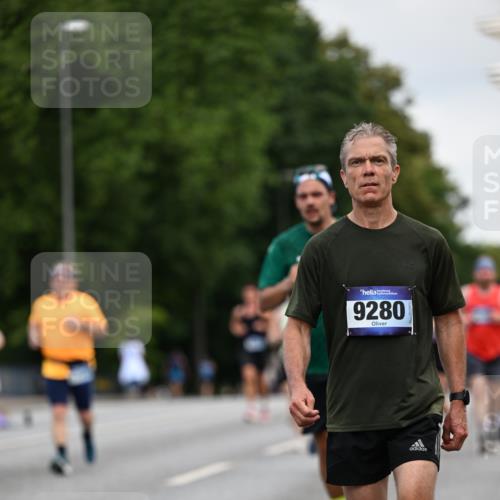 29.06.2025 - hella hamburg halbmarathon Dr. Thomas Lammeyer http://msf.ph/oto/8163639 29.06.2025 10:08:57 Kennedybrücke 1126, 1316, 1347, 1559, 2011, 2424, 2463, 2540, 2698, 2852, 3994, 4146, 4293, 4538, 6311, 6907, 6908, 7017, 8089, 8217, 9280, 10100, 10709, 10834, 11088 meine-sportfotos.de