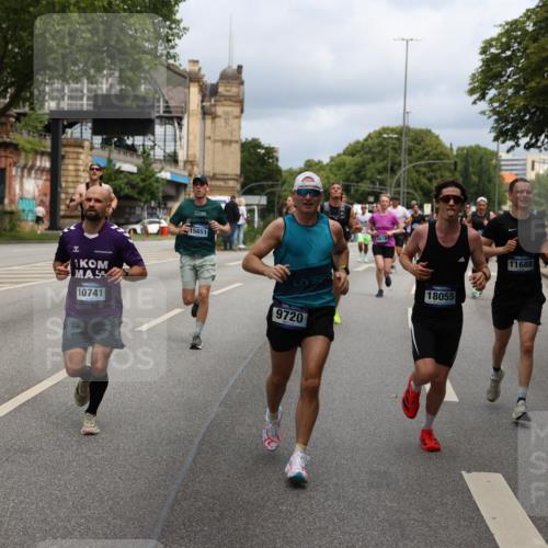 29.06.2025 - hella hamburg halbmarathon Yannick Fuchs http://msf.ph/oto/8163641 29.06.2025 10:39:49 20KM 2188, 2270, 2367, 2470, 2707, 3186, 4277, 5623, 5648, 5706, 6054, 6375, 6819, 6831, 7056, 7087, 7709, 8374, 9105, 9710, 9720, 10064, 10741, 11291, 11688, 11821, 12643, 12783, 13919, 14374, 14385, 14764, 15365, 15636, 15651, 16513, 16617, 16725, 17544, 17960, 18055, 18185, 18346, 18407, 18638, 18862, 18878, 19116 meine-sportfotos.de