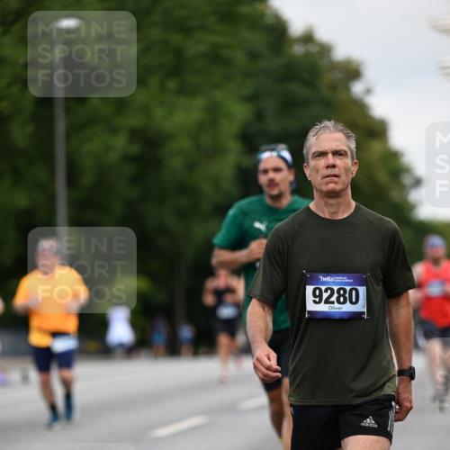 29.06.2025 - hella hamburg halbmarathon Dr. Thomas Lammeyer http://msf.ph/oto/8163647 29.06.2025 10:08:57 Kennedybrücke 1126, 1316, 1347, 1559, 2011, 2424, 2463, 2540, 2698, 2852, 3994, 4146, 4293, 4538, 6311, 6907, 6908, 7017, 8089, 8217, 9280, 10100, 10709, 10834, 11088 meine-sportfotos.de