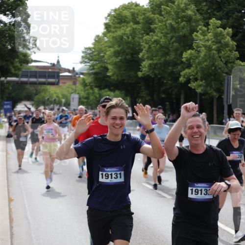 29.06.2025 - hella hamburg halbmarathon Jannik Wohlers http://msf.ph/oto/8163658 29.06.2025 10:20:22 Lombardsbrücke 2053, 2101, 2325, 2834, 2923, 2945, 3247, 3781, 4288, 4350, 4422, 4754, 4869, 5625, 6608, 8113, 8940, 9005, 9011, 9236, 9981, 10050, 10350, 11100, 11145, 11995, 12844, 14138, 14157, 14246, 14342, 14344, 14500, 14502, 14503, 14610, 14611, 14615, 14670, 15513, 16135, 16254, 16638, 16950, 17095, 17155, 17581, 17832, 17987, 18007, 18141, 18423, 18620, 18908, 19014, 19124, 19125, 19131, 19132 meine-sportfotos.de