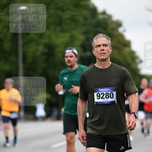 29.06.2025 - hella hamburg halbmarathon Dr. Thomas Lammeyer http://msf.ph/oto/8163686 29.06.2025 10:08:57 Kennedybrücke 1126, 1316, 1347, 1559, 2011, 2424, 2463, 2540, 2698, 2852, 3994, 4146, 4293, 4538, 6311, 6907, 6908, 7017, 8089, 8217, 9280, 10100, 10709, 10834, 11088 meine-sportfotos.de