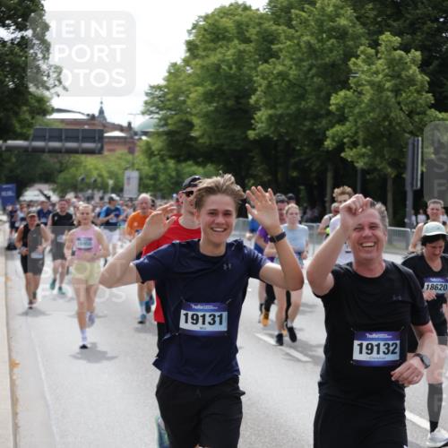 29.06.2025 - hella hamburg halbmarathon Jannik Wohlers http://msf.ph/oto/8163688 29.06.2025 10:20:22 Lombardsbrücke 2053, 2101, 2325, 2834, 2923, 2945, 3247, 3781, 4288, 4350, 4422, 4754, 4869, 5625, 6608, 8113, 8940, 9005, 9011, 9236, 9981, 10050, 10350, 11100, 11145, 11995, 12844, 14138, 14157, 14246, 14342, 14344, 14500, 14502, 14503, 14610, 14611, 14615, 14670, 15513, 16135, 16254, 16638, 16950, 17095, 17155, 17581, 17832, 17987, 18007, 18141, 18423, 18620, 18908, 19014, 19124, 19125, 19131, 19132 meine-sportfotos.de