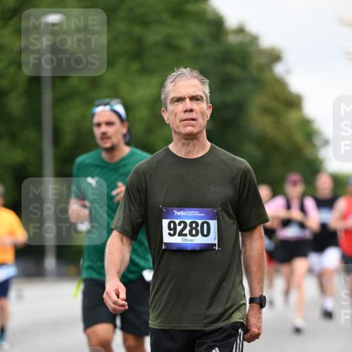 29.06.2025 - hella hamburg halbmarathon Dr. Thomas Lammeyer http://msf.ph/oto/8163737 29.06.2025 10:08:58 Kennedybrücke 1126, 1316, 1347, 1559, 2011, 2424, 2463, 2540, 2698, 2852, 3994, 4146, 4293, 4538, 6311, 6907, 6908, 7017, 8089, 8217, 9280, 10100, 10709, 10834, 11088 meine-sportfotos.de