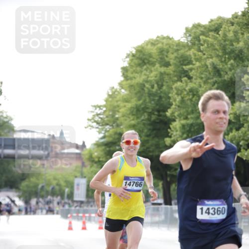 29.06.2025 - hella hamburg halbmarathon Jannik Wohlers http://msf.ph/oto/8163749 29.06.2025 09:40:29 Lombardsbrücke 11829, 12373, 14360, 14766, 15526, 17771 meine-sportfotos.de