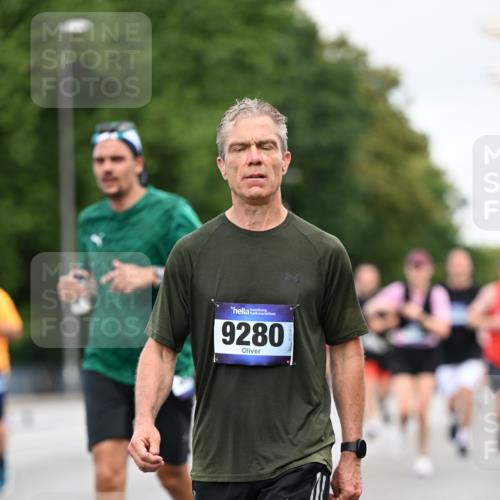 29.06.2025 - hella hamburg halbmarathon Dr. Thomas Lammeyer http://msf.ph/oto/8163750 29.06.2025 10:08:58 Kennedybrücke 1126, 1316, 1347, 1559, 2011, 2424, 2463, 2540, 2698, 2852, 3994, 4146, 4293, 4538, 6311, 6907, 6908, 7017, 8089, 8217, 9280, 10100, 10709, 10834, 11088 meine-sportfotos.de