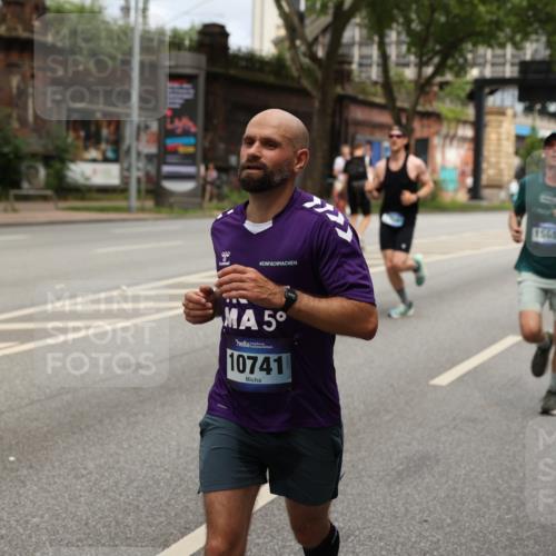29.06.2025 - hella hamburg halbmarathon Yannick Fuchs http://msf.ph/oto/8163759 29.06.2025 10:39:50 20KM 2188, 2270, 2367, 2470, 2707, 3186, 4277, 5623, 5648, 5706, 6054, 6375, 6819, 6831, 7056, 7087, 7709, 8374, 9105, 9710, 9720, 10064, 10741, 11291, 11688, 11821, 12643, 12783, 13919, 14374, 14385, 14764, 15365, 15563, 15636, 15651, 16513, 16617, 16725, 17544, 17960, 18055, 18185, 18346, 18407, 18638, 18862, 18878, 19116 meine-sportfotos.de