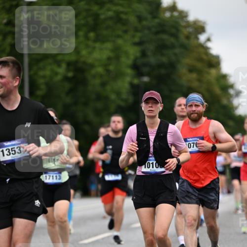 29.06.2025 - hella hamburg halbmarathon Dr. Thomas Lammeyer http://msf.ph/oto/8163788 29.06.2025 10:09:01 Kennedybrücke 1126, 1316, 1347, 1559, 2424, 2463, 2540, 2698, 2852, 3994, 4146, 4293, 4394, 4538, 6311, 6907, 6908, 7017, 8089, 8217, 9280, 10100, 10709, 10834, 11088 meine-sportfotos.de