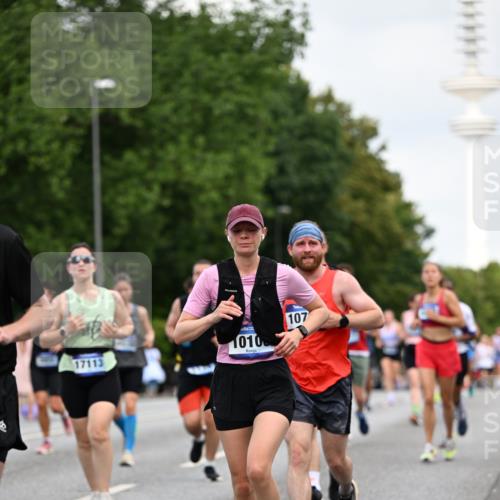 29.06.2025 - hella hamburg halbmarathon Dr. Thomas Lammeyer http://msf.ph/oto/8163813 29.06.2025 10:09:02 Kennedybrücke 1126, 1316, 1347, 1559, 2424, 2463, 2540, 2698, 2852, 3994, 4146, 4293, 4394, 4538, 6311, 6907, 6908, 7017, 8089, 8217, 9280, 10100, 10709, 10834, 11088 meine-sportfotos.de