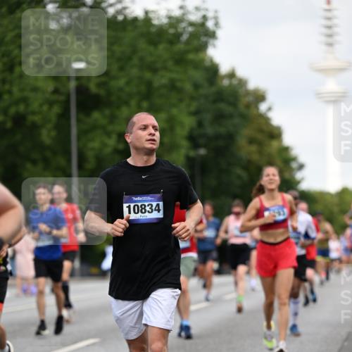 29.06.2025 - hella hamburg halbmarathon Dr. Thomas Lammeyer http://msf.ph/oto/8163887 29.06.2025 10:09:04 Kennedybrücke 1126, 1316, 1347, 1559, 2424, 2463, 2540, 2698, 2852, 3071, 3994, 4293, 4394, 4538, 6311, 6907, 6908, 7017, 8089, 9280, 10100, 10709, 10834, 11088 meine-sportfotos.de