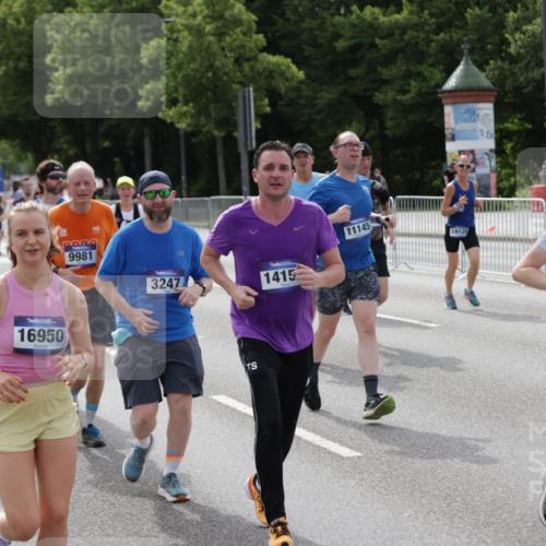 29.06.2025 - hella hamburg halbmarathon Jannik Wohlers http://msf.ph/oto/8163891 29.06.2025 10:20:25 Lombardsbrücke 2053, 2101, 2325, 2834, 2923, 2945, 3247, 3781, 4082, 4288, 4350, 4754, 4869, 5041, 5625, 6608, 8113, 8724, 8940, 9005, 9011, 9236, 9981, 10050, 10350, 11100, 11145, 11995, 12844, 14138, 14157, 14246, 14342, 14344, 14500, 14502, 14503, 14610, 14611, 14615, 14670, 14986, 15913, 16135, 16254, 16950, 17095, 17155, 17832, 17987, 18141, 18397, 18423, 18620, 18908, 19124, 19125, 19131, 19132 meine-sportfotos.de