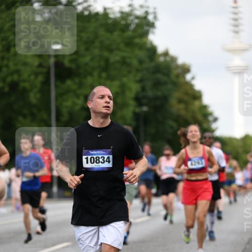 29.06.2025 - hella hamburg halbmarathon Dr. Thomas Lammeyer http://msf.ph/oto/8163906 29.06.2025 10:09:05 Kennedybrücke 1126, 1316, 1347, 1559, 2424, 2463, 2540, 2698, 2852, 3071, 3994, 4293, 4394, 4538, 6907, 6908, 7017, 8089, 9280, 10100, 10709, 10834, 11088 meine-sportfotos.de