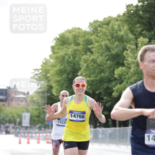 29.06.2025 - hella hamburg halbmarathon Jannik Wohlers http://msf.ph/oto/8163909 29.06.2025 09:40:29 Lombardsbrücke 11829, 12373, 14360, 14766, 15526, 17771 meine-sportfotos.de