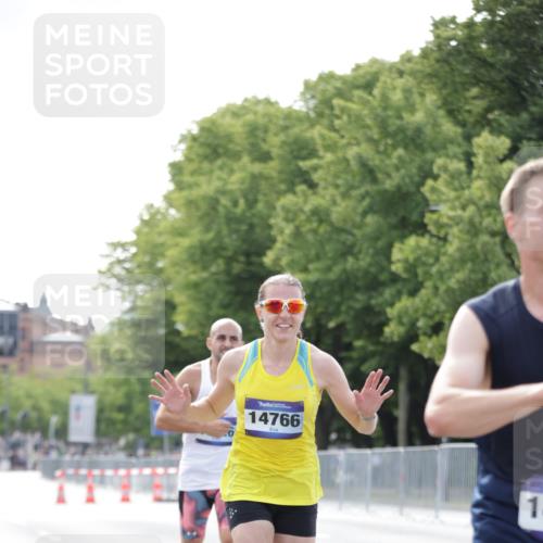 29.06.2025 - hella hamburg halbmarathon Jannik Wohlers http://msf.ph/oto/8163932 29.06.2025 09:40:29 Lombardsbrücke 11829, 12373, 14360, 14766, 15526, 17771 meine-sportfotos.de