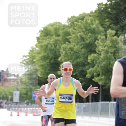 29.06.2025 - hella hamburg halbmarathon Jannik Wohlers http://msf.ph/oto/8163961 29.06.2025 09:40:29 Lombardsbrücke 11829, 12373, 14360, 14766, 15526, 17771 meine-sportfotos.de