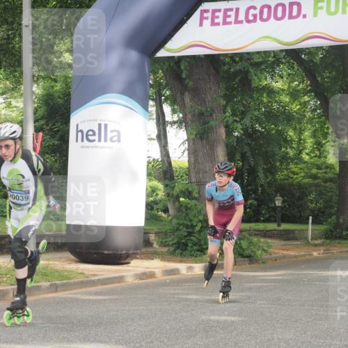 29.06.2025 - hella hamburg halbmarathon KatJ http://msf.ph/oto/8163987 29.06.2025 09:13:36 Zwischen KM18-KM19  meine-sportfotos.de