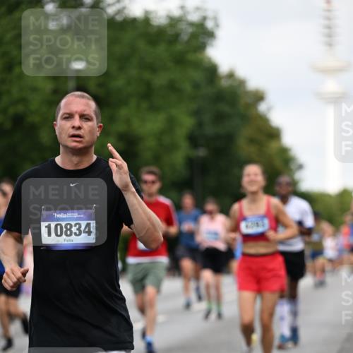 29.06.2025 - hella hamburg halbmarathon Dr. Thomas Lammeyer http://msf.ph/oto/8164006 29.06.2025 10:09:05 Kennedybrücke 1126, 1316, 1347, 1559, 2424, 2463, 2540, 2698, 2852, 3071, 3994, 4293, 4394, 4538, 6907, 6908, 7017, 8089, 9280, 10100, 10709, 10834, 11088 meine-sportfotos.de