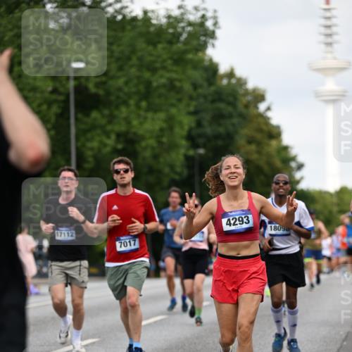 29.06.2025 - hella hamburg halbmarathon Dr. Thomas Lammeyer http://msf.ph/oto/8164084 29.06.2025 10:09:06 Kennedybrücke 1126, 1316, 1347, 1559, 2424, 2463, 2540, 2698, 2852, 3071, 3994, 4293, 4394, 4538, 6907, 6908, 7017, 7826, 8089, 9280, 10100, 10709, 10834, 11088 meine-sportfotos.de