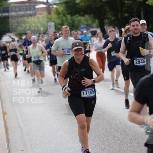 29.06.2025 - hella hamburg halbmarathon Jannik Wohlers http://msf.ph/oto/8164104 29.06.2025 10:20:28 Lombardsbrücke 2101, 2325, 2834, 2923, 2945, 3247, 3781, 3813, 4082, 4288, 4350, 5041, 6608, 8113, 8724, 8940, 9005, 9011, 9236, 9981, 10050, 10350, 10585, 11100, 11145, 12694, 12844, 14138, 14157, 14246, 14342, 14344, 14610, 14611, 14615, 14670, 14986, 15020, 15470, 15913, 16135, 16256, 16950, 17095, 17155, 17367, 17832, 18141, 18305, 18397, 18620, 19124, 19125, 19131, 19132 meine-sportfotos.de