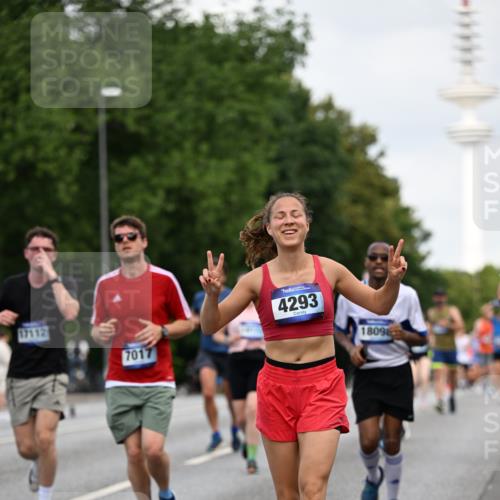 29.06.2025 - hella hamburg halbmarathon Dr. Thomas Lammeyer http://msf.ph/oto/8164145 29.06.2025 10:09:07 Kennedybrücke 1126, 1213, 1347, 1559, 2424, 2463, 2540, 2698, 2852, 3071, 3994, 4293, 4394, 4538, 6907, 6908, 7017, 7826, 9280, 10100, 10709, 10834, 11088 meine-sportfotos.de