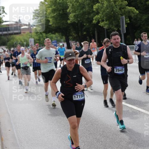 29.06.2025 - hella hamburg halbmarathon Jannik Wohlers http://msf.ph/oto/8164149 29.06.2025 10:20:29 Lombardsbrücke 2101, 2325, 2834, 2923, 2945, 3247, 3781, 3813, 4082, 4288, 4350, 5041, 5061, 6608, 8113, 8724, 8940, 9005, 9011, 9236, 9981, 10050, 10350, 10585, 11145, 12694, 12844, 14138, 14157, 14246, 14342, 14344, 14610, 14611, 14615, 14670, 14986, 15020, 15470, 15913, 16135, 16256, 16950, 17035, 17095, 17155, 17367, 17832, 18141, 18305, 18397, 18620, 19124, 19125, 19131, 19132 meine-sportfotos.de