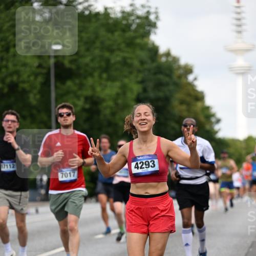 29.06.2025 - hella hamburg halbmarathon Dr. Thomas Lammeyer http://msf.ph/oto/8164155 29.06.2025 10:09:07 Kennedybrücke 1126, 1213, 1347, 1559, 2424, 2463, 2540, 2698, 2852, 3071, 3994, 4293, 4394, 4538, 6907, 6908, 7017, 7826, 9280, 10100, 10709, 10834, 11088 meine-sportfotos.de