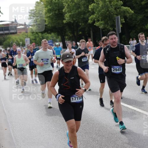 29.06.2025 - hella hamburg halbmarathon Jannik Wohlers http://msf.ph/oto/8164159 29.06.2025 10:20:29 Lombardsbrücke 2101, 2325, 2834, 2923, 2945, 3247, 3781, 3813, 4082, 4288, 4350, 5041, 5061, 6608, 8113, 8724, 8940, 9005, 9011, 9236, 9981, 10050, 10350, 10585, 11145, 12694, 12844, 14138, 14157, 14246, 14342, 14344, 14610, 14611, 14615, 14670, 14986, 15020, 15470, 15913, 16135, 16256, 16950, 17035, 17095, 17155, 17367, 17832, 18141, 18305, 18397, 18620, 19124, 19125, 19131, 19132 meine-sportfotos.de