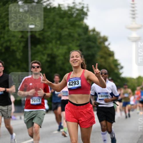 29.06.2025 - hella hamburg halbmarathon Dr. Thomas Lammeyer http://msf.ph/oto/8164170 29.06.2025 10:09:07 Kennedybrücke 1126, 1213, 1347, 1559, 2424, 2463, 2540, 2698, 2852, 3071, 3994, 4293, 4394, 4538, 6907, 6908, 7017, 7826, 9280, 10100, 10709, 10834, 11088 meine-sportfotos.de
