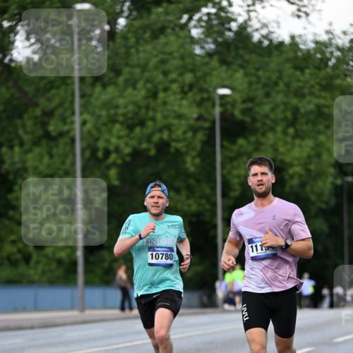 29.06.2025 - hella hamburg halbmarathon Dr. Thomas Lammeyer http://msf.ph/oto/8164183 29.06.2025 09:44:48 Kennedybrücke 2892, 4128, 4571, 6559, 7862, 10234, 10780, 11194 meine-sportfotos.de