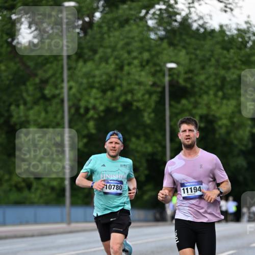 29.06.2025 - hella hamburg halbmarathon Dr. Thomas Lammeyer http://msf.ph/oto/8164192 29.06.2025 09:44:48 Kennedybrücke 2892, 4128, 4571, 6559, 7862, 10234, 10780, 11194 meine-sportfotos.de