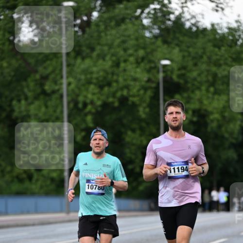 29.06.2025 - hella hamburg halbmarathon Dr. Thomas Lammeyer http://msf.ph/oto/8164204 29.06.2025 09:44:48 Kennedybrücke 2892, 4128, 4571, 6559, 7862, 10234, 10780, 11194 meine-sportfotos.de