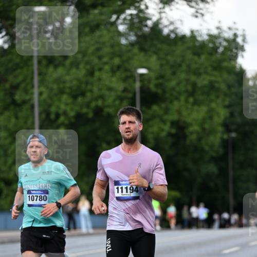 29.06.2025 - hella hamburg halbmarathon Dr. Thomas Lammeyer http://msf.ph/oto/8164224 29.06.2025 09:44:49 Kennedybrücke 2892, 4128, 4571, 6559, 7862, 10234, 10780, 11194 meine-sportfotos.de
