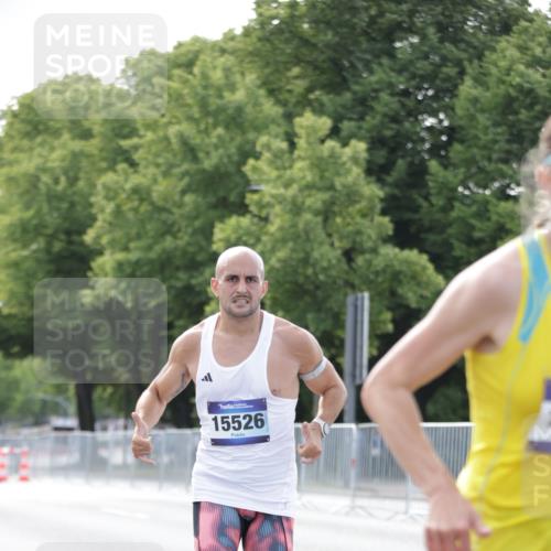 29.06.2025 - hella hamburg halbmarathon Jannik Wohlers http://msf.ph/oto/8164250 29.06.2025 09:40:30 Lombardsbrücke 11829, 14360, 14766, 15526, 17771 meine-sportfotos.de