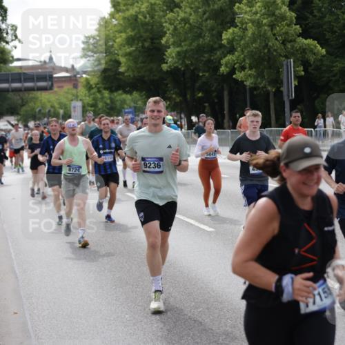29.06.2025 - hella hamburg halbmarathon Jannik Wohlers http://msf.ph/oto/8164258 29.06.2025 10:20:30 Lombardsbrücke 2101, 2325, 2923, 2945, 3247, 3813, 4082, 4350, 5041, 5061, 6608, 8113, 8724, 8940, 9005, 9011, 9236, 9981, 10050, 10350, 10585, 11145, 12694, 12844, 13508, 14138, 14157, 14246, 14342, 14344, 14610, 14611, 14615, 14670, 14986, 15020, 15470, 15913, 16256, 16896, 16950, 17035, 17095, 17155, 17367, 17832, 18141, 18305, 18397, 18620, 19124, 19125, 19131, 19132 meine-sportfotos.de