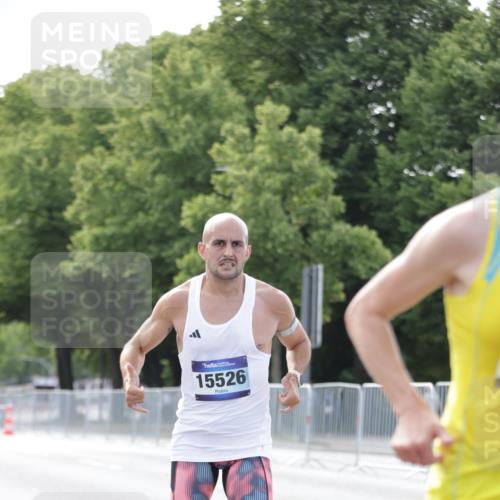 29.06.2025 - hella hamburg halbmarathon Jannik Wohlers http://msf.ph/oto/8164276 29.06.2025 09:40:30 Lombardsbrücke 11829, 14360, 14766, 15526, 17771 meine-sportfotos.de