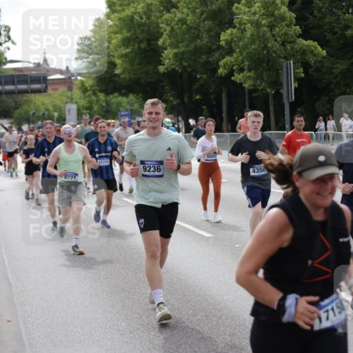 29.06.2025 - hella hamburg halbmarathon Jannik Wohlers http://msf.ph/oto/8164283 29.06.2025 10:20:30 Lombardsbrücke 2101, 2325, 2923, 2945, 3247, 3813, 4082, 4350, 5041, 5061, 6608, 8113, 8724, 8940, 9005, 9011, 9236, 9981, 10050, 10350, 10585, 11145, 12694, 12844, 13508, 14138, 14157, 14246, 14342, 14344, 14610, 14611, 14615, 14670, 14986, 15020, 15470, 15913, 16256, 16896, 16950, 17035, 17095, 17155, 17367, 17832, 18141, 18305, 18397, 18620, 19124, 19125, 19131, 19132 meine-sportfotos.de