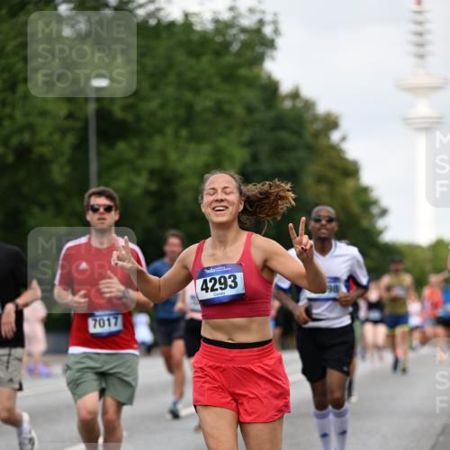 29.06.2025 - hella hamburg halbmarathon Dr. Thomas Lammeyer http://msf.ph/oto/8164308 29.06.2025 10:09:07 Kennedybrücke 1126, 1213, 1347, 1559, 2424, 2463, 2540, 2698, 2852, 3071, 3994, 4293, 4394, 4538, 6907, 6908, 7017, 7826, 9280, 10100, 10709, 10834, 11088 meine-sportfotos.de