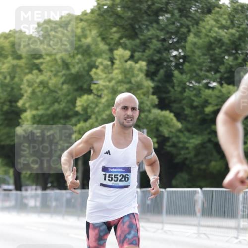 29.06.2025 - hella hamburg halbmarathon Jannik Wohlers http://msf.ph/oto/8164327 29.06.2025 09:40:30 Lombardsbrücke 11829, 14360, 14766, 15526, 17771 meine-sportfotos.de