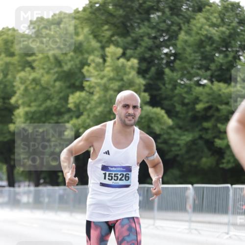 29.06.2025 - hella hamburg halbmarathon Jannik Wohlers http://msf.ph/oto/8164357 29.06.2025 09:40:30 Lombardsbrücke 11829, 14360, 14766, 15526, 17771 meine-sportfotos.de