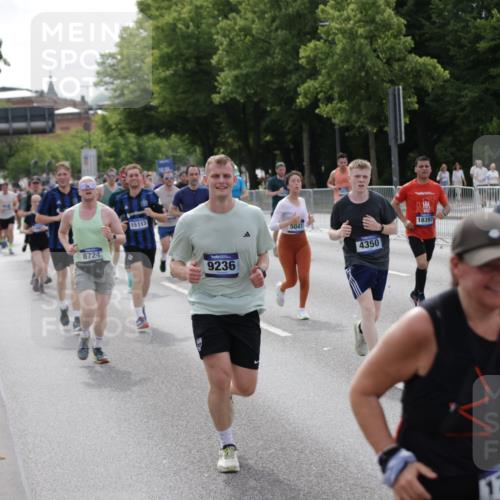 29.06.2025 - hella hamburg halbmarathon Jannik Wohlers http://msf.ph/oto/8164370 29.06.2025 10:20:30 Lombardsbrücke 2101, 2325, 2923, 2945, 3247, 3813, 4082, 4350, 5041, 5061, 6608, 8113, 8724, 8940, 9005, 9011, 9236, 9981, 10050, 10350, 10585, 11145, 12694, 12844, 13508, 14138, 14157, 14246, 14342, 14344, 14610, 14611, 14615, 14670, 14986, 15020, 15470, 15913, 16256, 16896, 16950, 17035, 17095, 17155, 17367, 17832, 18141, 18305, 18397, 18620, 19124, 19125, 19131, 19132 meine-sportfotos.de