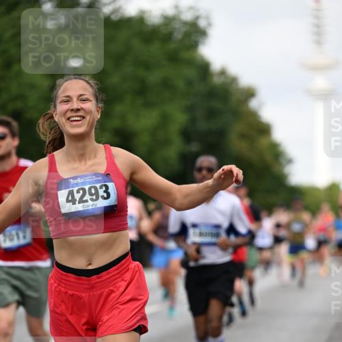 29.06.2025 - hella hamburg halbmarathon Dr. Thomas Lammeyer http://msf.ph/oto/8164401 29.06.2025 10:09:08 Kennedybrücke 1126, 1213, 1347, 1559, 2424, 2463, 2540, 2852, 3071, 3994, 4293, 4394, 4538, 5869, 6907, 6908, 7017, 7826, 9280, 10100, 10709, 10834, 11088 meine-sportfotos.de