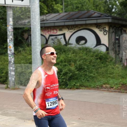 29.06.2025 - hella hamburg halbmarathon Yannick Fuchs http://msf.ph/oto/8164414 29.06.2025 10:22:06 20KM 1065, 1577, 5344, 9079, 10848, 12641, 12992, 13780, 14019, 15023, 15671, 18124, 19050 meine-sportfotos.de
