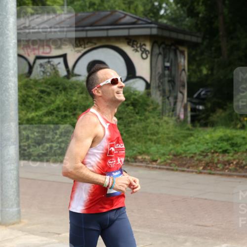 29.06.2025 - hella hamburg halbmarathon Yannick Fuchs http://msf.ph/oto/8164422 29.06.2025 10:22:07 20KM 1065, 1577, 5344, 9079, 10848, 12641, 12992, 13780, 14019, 15023, 15671, 18124, 19050 meine-sportfotos.de