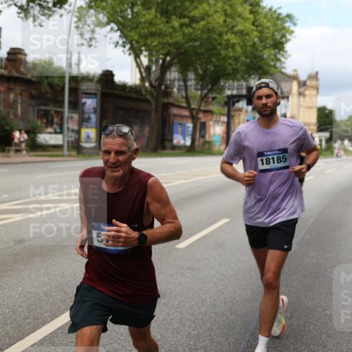29.06.2025 - hella hamburg halbmarathon Yannick Fuchs http://msf.ph/oto/8164426 29.06.2025 10:40:01 20KM 2138, 2270, 2367, 2590, 2707, 3056, 3186, 3477, 4277, 4854, 5623, 5648, 5706, 6054, 6071, 6290, 6711, 6831, 7056, 7385, 7450, 8374, 9105, 9585, 9710, 10792, 10796, 11291, 11495, 11821, 12084, 12277, 12643, 13525, 13919, 14374, 14385, 14764, 14911, 15563, 15636, 16513, 16617, 16624, 16725, 17499, 17674, 17835, 17960, 18081, 18185, 18346, 18407, 18637, 18862, 18878 meine-sportfotos.de