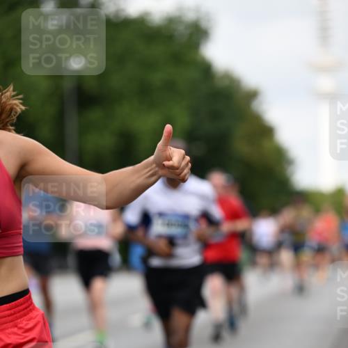 29.06.2025 - hella hamburg halbmarathon Dr. Thomas Lammeyer http://msf.ph/oto/8164435 29.06.2025 10:09:09 Kennedybrücke 1126, 1213, 1347, 1559, 2424, 2540, 2852, 3071, 3994, 4293, 4394, 4538, 5869, 6907, 6908, 7017, 7826, 9280, 10100, 10709, 10834, 11088 meine-sportfotos.de
