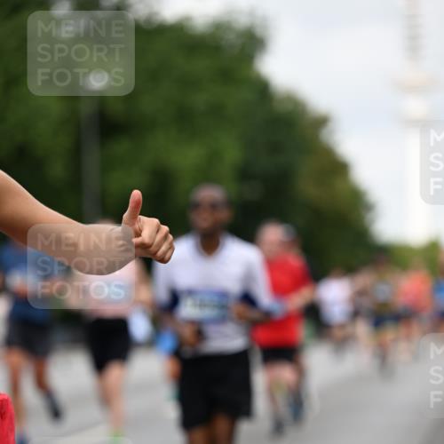 29.06.2025 - hella hamburg halbmarathon Dr. Thomas Lammeyer http://msf.ph/oto/8164447 29.06.2025 10:09:09 Kennedybrücke 1126, 1213, 1347, 1559, 2424, 2540, 2852, 3071, 3994, 4293, 4394, 4538, 5869, 6907, 6908, 7017, 7826, 9280, 10100, 10709, 10834, 11088 meine-sportfotos.de