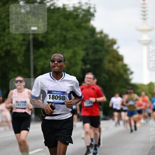 29.06.2025 - hella hamburg halbmarathon Dr. Thomas Lammeyer http://msf.ph/oto/8164478 29.06.2025 10:09:09 Kennedybrücke 1126, 1213, 1347, 1559, 2424, 2540, 2852, 3071, 3994, 4293, 4394, 4538, 5869, 6907, 6908, 7017, 7826, 9280, 10100, 10709, 10834, 11088 meine-sportfotos.de