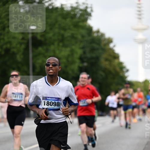29.06.2025 - hella hamburg halbmarathon Dr. Thomas Lammeyer http://msf.ph/oto/8164492 29.06.2025 10:09:09 Kennedybrücke 1126, 1213, 1347, 1559, 2424, 2540, 2852, 3071, 3994, 4293, 4394, 4538, 5869, 6907, 6908, 7017, 7826, 9280, 10100, 10709, 10834, 11088 meine-sportfotos.de