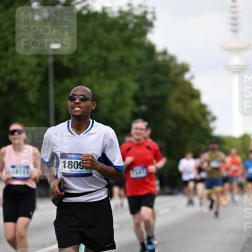29.06.2025 - hella hamburg halbmarathon Dr. Thomas Lammeyer http://msf.ph/oto/8164507 29.06.2025 10:09:09 Kennedybrücke 1126, 1213, 1347, 1559, 2424, 2540, 2852, 3071, 3994, 4293, 4394, 4538, 5869, 6907, 6908, 7017, 7826, 9280, 10100, 10709, 10834, 11088 meine-sportfotos.de