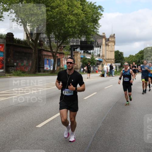 29.06.2025 - hella hamburg halbmarathon Yannick Fuchs http://msf.ph/oto/8164515 29.06.2025 10:40:02 20KM 1569, 2138, 2270, 2367, 2590, 2707, 3056, 3186, 3477, 4277, 4854, 5648, 5706, 6054, 6071, 6290, 6711, 6831, 7056, 7385, 7450, 8374, 9105, 9585, 9710, 10792, 10796, 11291, 11495, 11821, 12084, 12277, 13525, 14374, 14385, 14764, 14911, 15563, 15636, 16513, 16624, 16725, 17499, 17674, 17835, 17960, 18081, 18185, 18346, 18407, 18637, 18862, 18878 meine-sportfotos.de