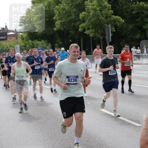 29.06.2025 - hella hamburg halbmarathon Jannik Wohlers http://msf.ph/oto/8164518 29.06.2025 10:20:30 Lombardsbrücke 2101, 2325, 2923, 2945, 3247, 3813, 4082, 4350, 5041, 5061, 6608, 8113, 8724, 8940, 9005, 9011, 9236, 9981, 10050, 10350, 10585, 11145, 12694, 12844, 13508, 14138, 14157, 14246, 14342, 14344, 14610, 14611, 14615, 14670, 14986, 15020, 15470, 15913, 16256, 16896, 16950, 17035, 17095, 17155, 17367, 17832, 18141, 18305, 18397, 18620, 19124, 19125, 19131, 19132 meine-sportfotos.de